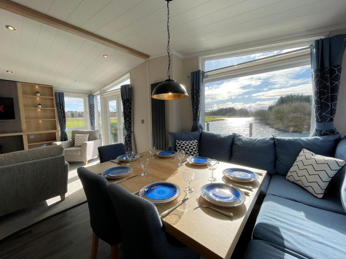 Luxury Lakeside Lodge With Htub Beautiful Views Annan Bagian luar foto