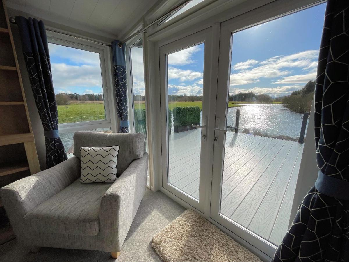 Luxury Lakeside Lodge With Htub Beautiful Views Annan Bagian luar foto