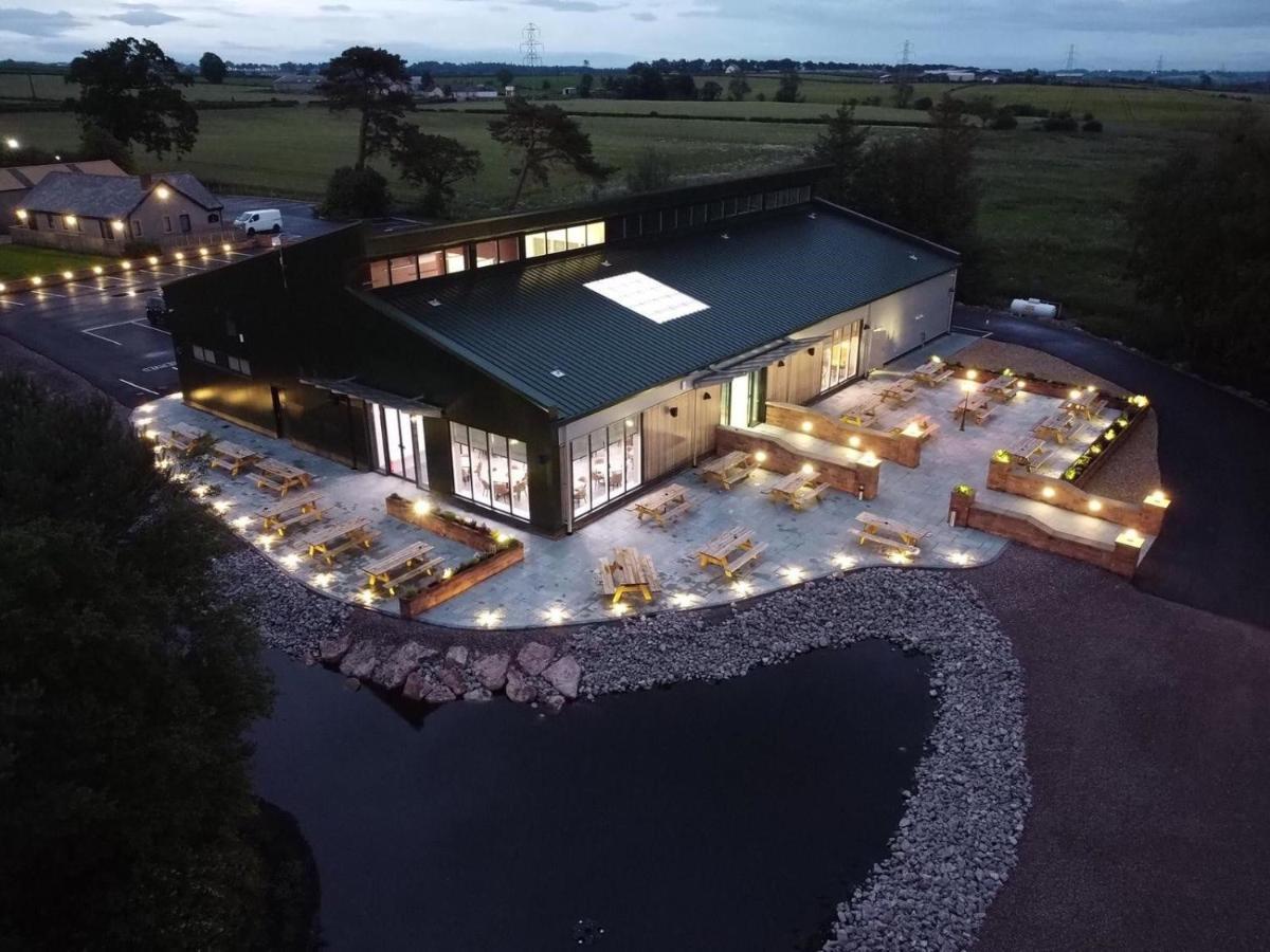 Luxury Lakeside Lodge With Htub Beautiful Views Annan Bagian luar foto