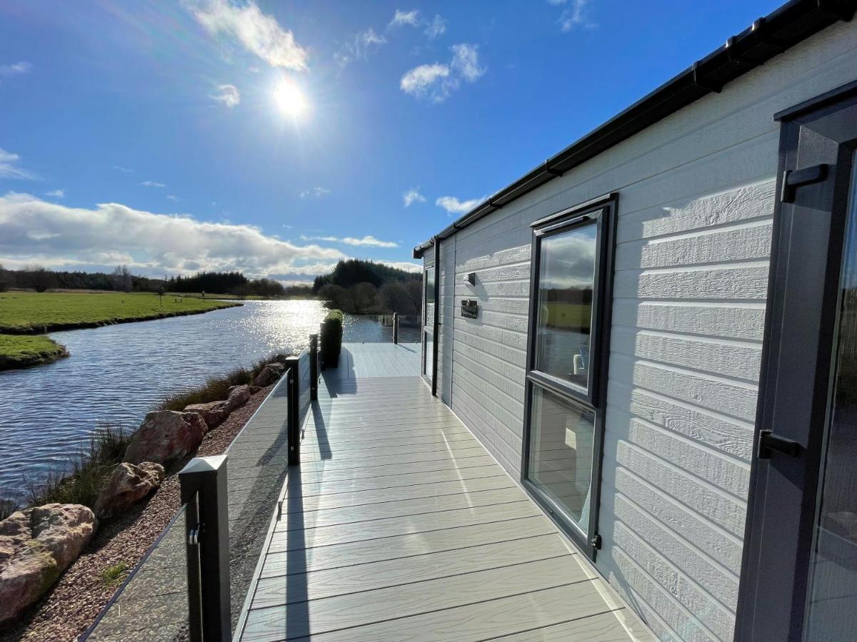 Luxury Lakeside Lodge With Htub Beautiful Views Annan Bagian luar foto