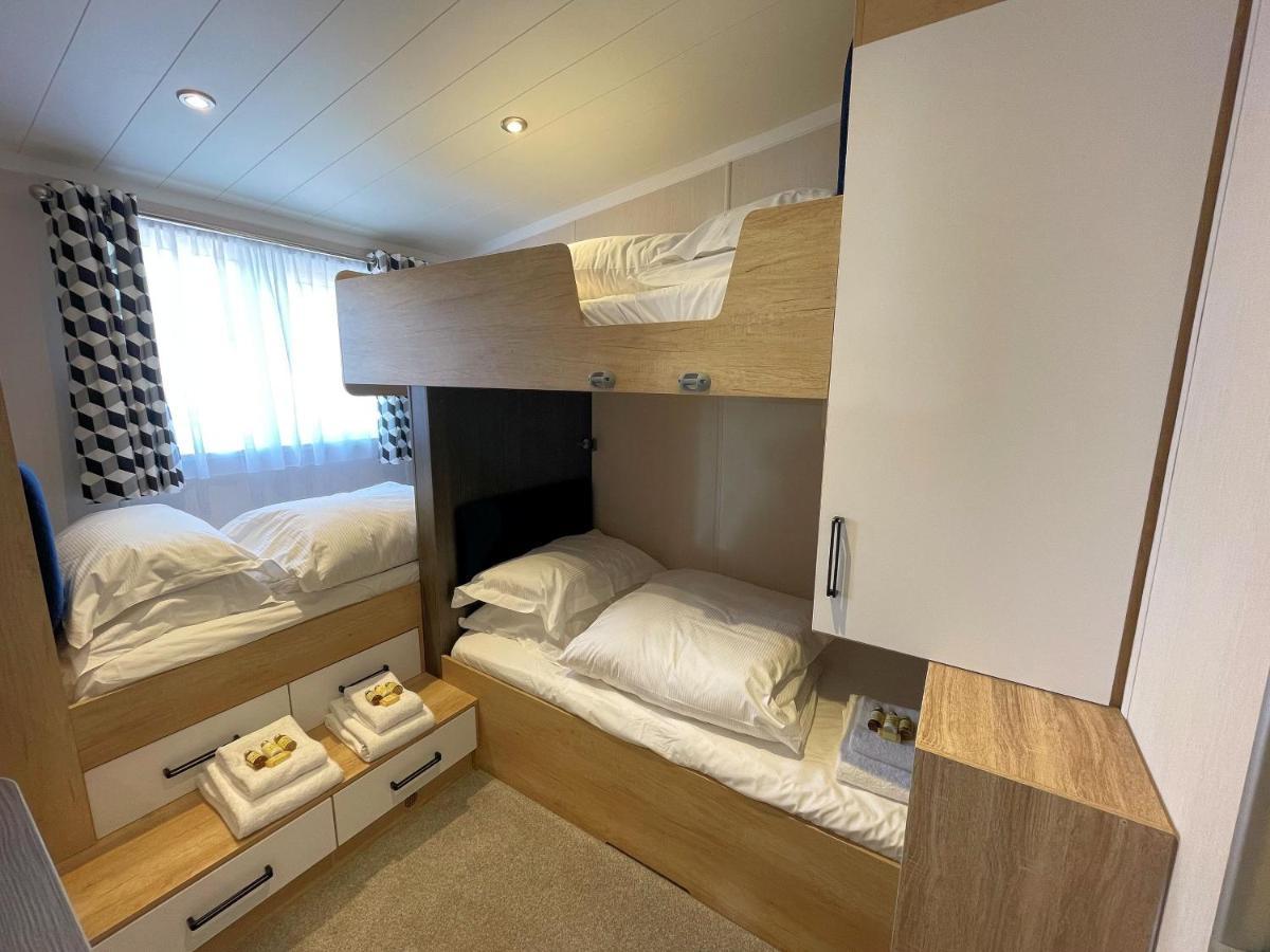 Luxury Lakeside Lodge With Htub Beautiful Views Annan Bagian luar foto